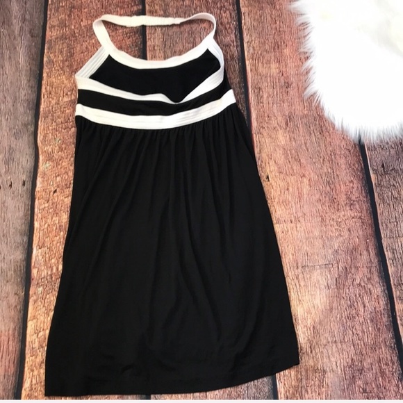 Black and white halter dress - Picture 6 of 8